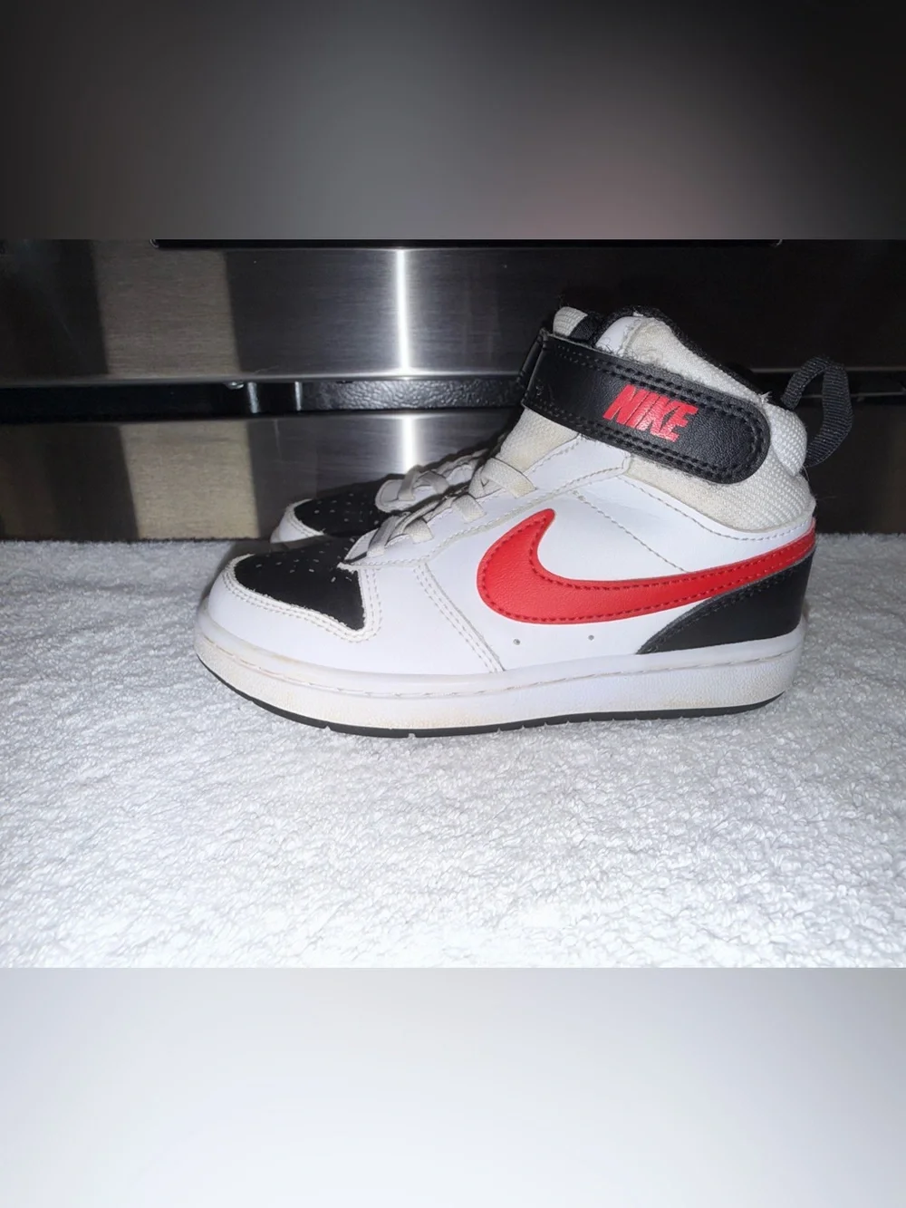 Nike Court Borough Mid 2 White Red Black Kids High-Top Sneaker Size 11C